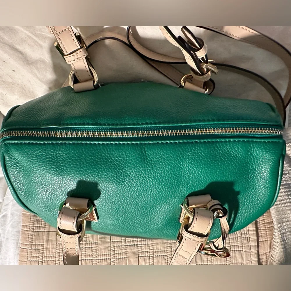Michael Kors Grayson MD Satchel in the color Gooseberry. - Picture 4 of 14